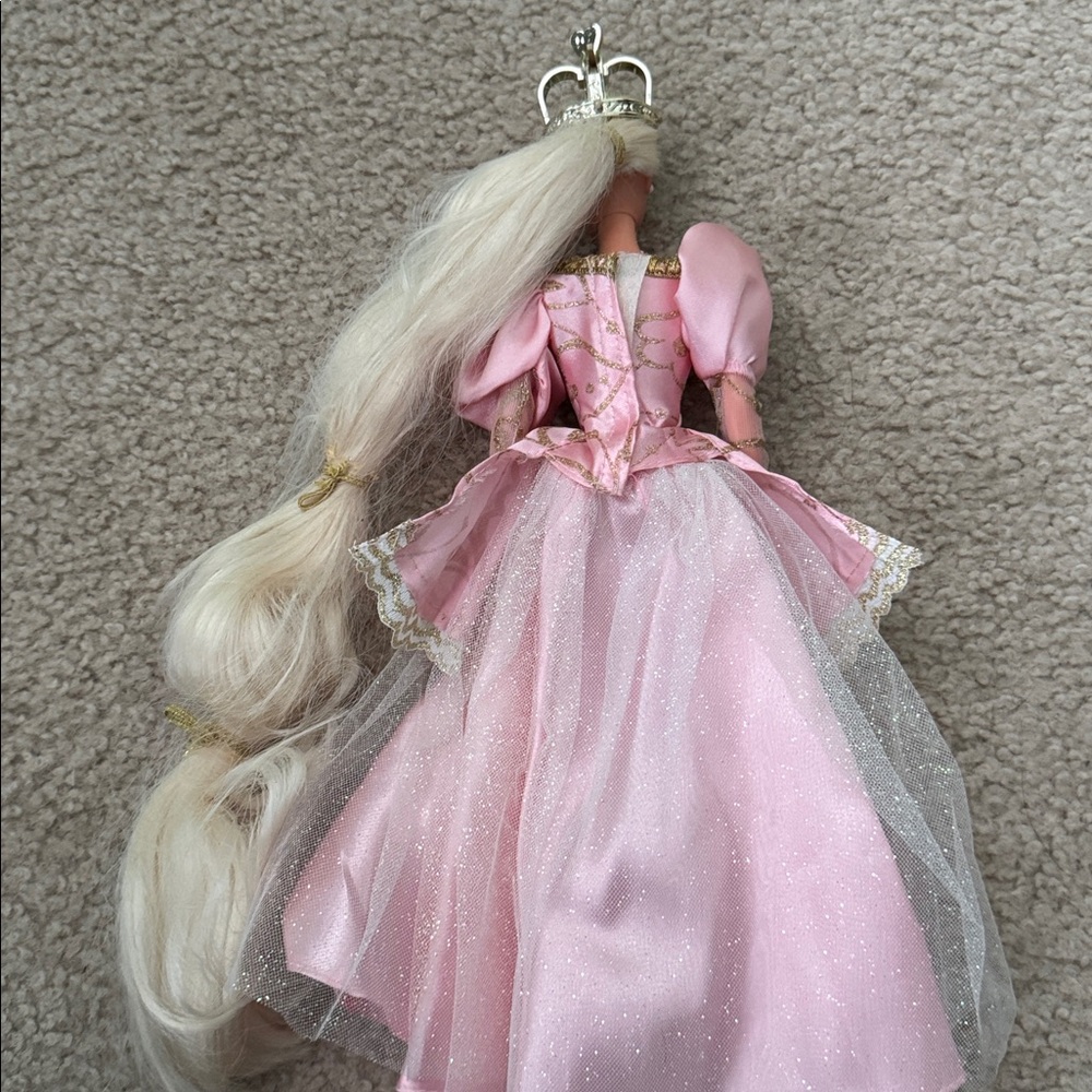 Rapunzel Barbie 1997 - Picture 6 of 6